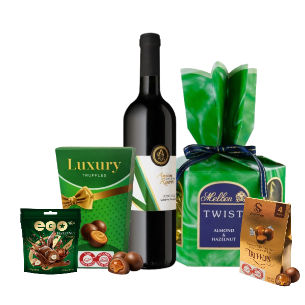 מארז מתנה הכולל יין אמירים קברנה סוביניון רזרב ומבחר שוקולדים ופרלינים באריזת צלופן חגיגית.